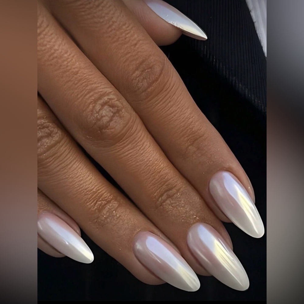 White Pearl Medium Oval Nail Kit | Press-On | New